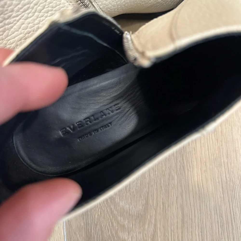 Everlane step out